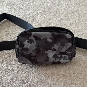 lululemon athletica  Gray Camouflage Belt Bag like new, used once